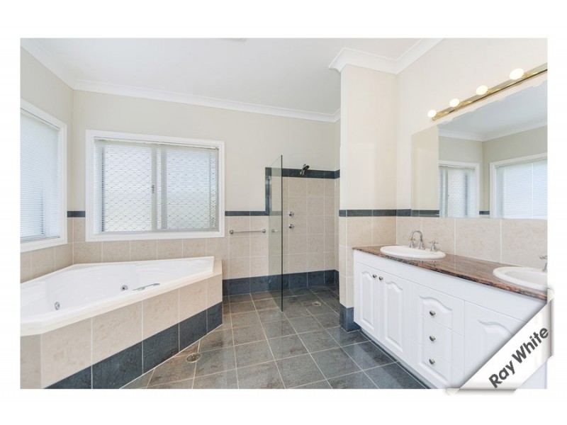 8 McAuliffe Court, Nicholls ACT 2913