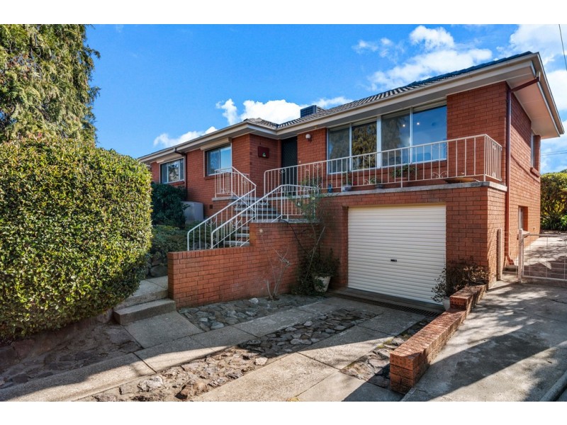 6 Cleland Street, Latham ACT 2615