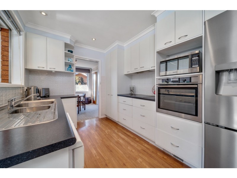 6 Cleland Street, Latham ACT 2615