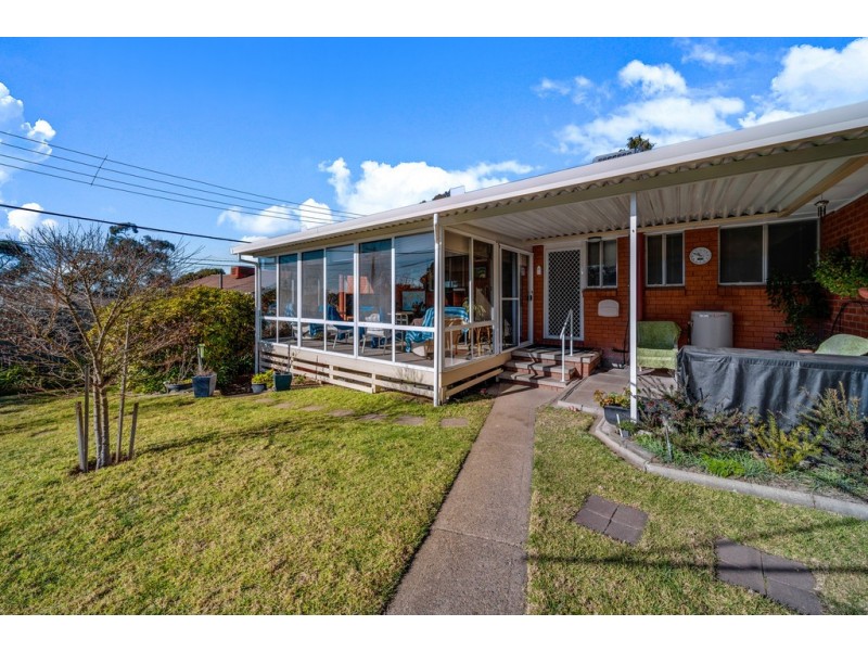 6 Cleland Street, Latham ACT 2615