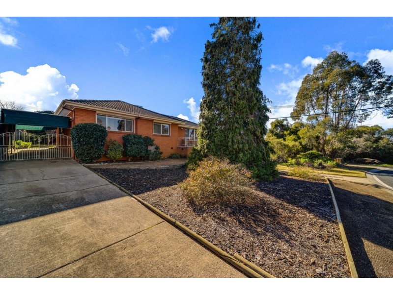 6 Cleland Street, Latham ACT 2615