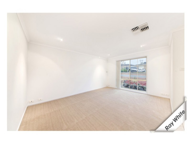 6 Tarrant Crescent, Dunlop ACT 2615