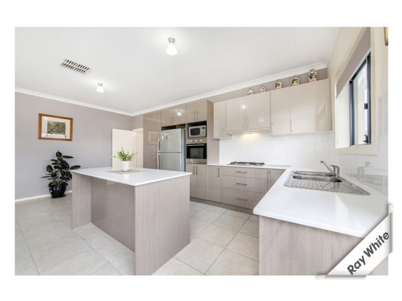 15 Pearl Gibbs Circuit, Bonner ACT 2914
