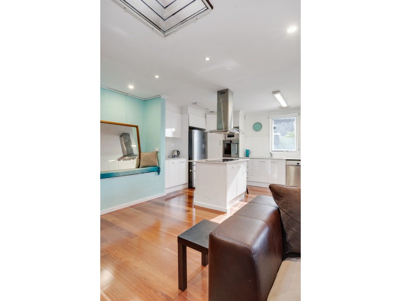 17 Solomon Crescent, Latham ACT 2615