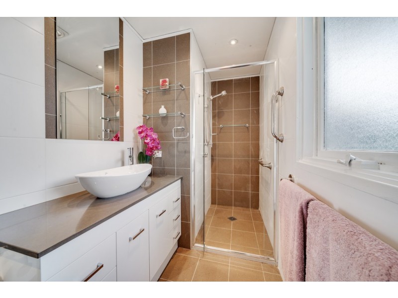 17 Solomon Crescent, Latham ACT 2615
