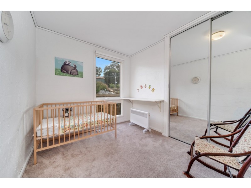 17 Solomon Crescent, Latham ACT 2615
