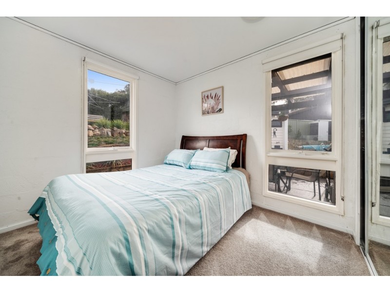 17 Solomon Crescent, Latham ACT 2615