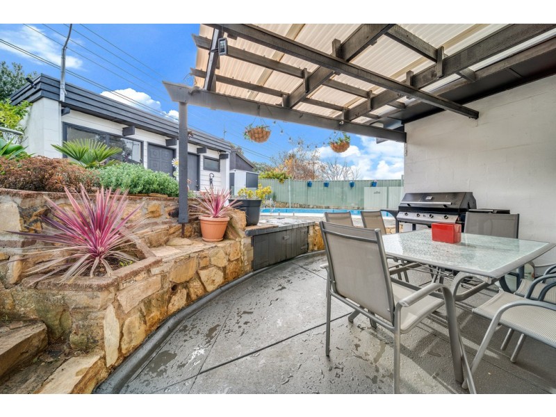 17 Solomon Crescent, Latham ACT 2615