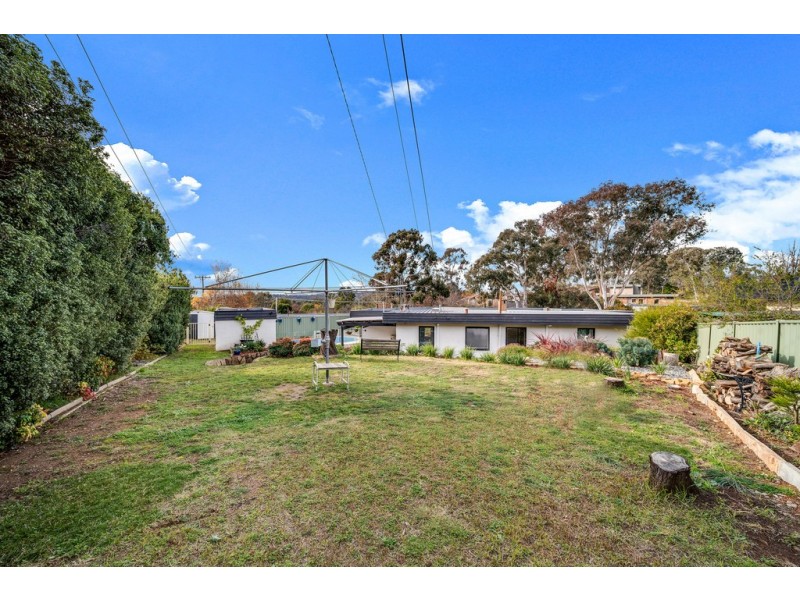 17 Solomon Crescent, Latham ACT 2615