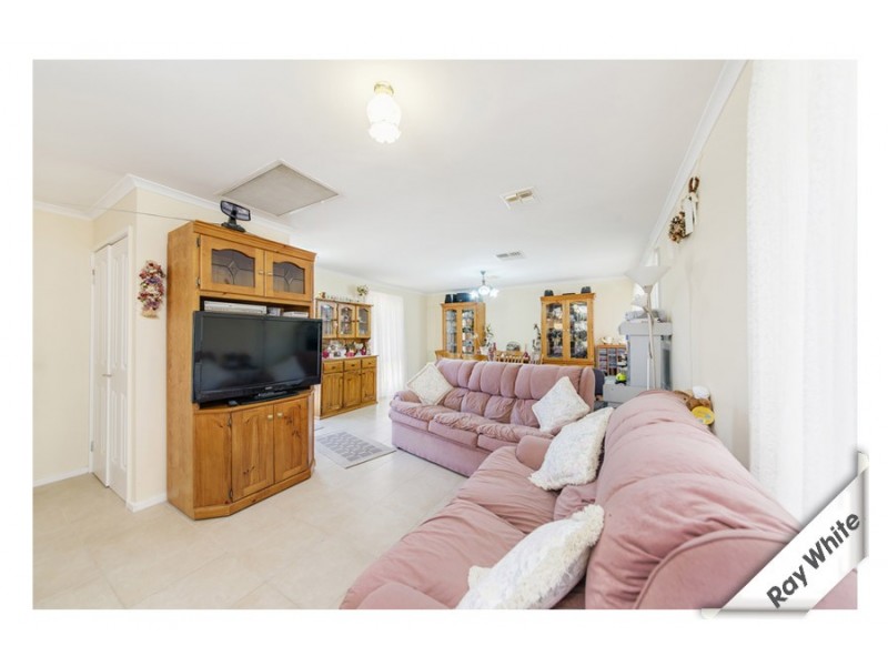 2 Macqueen Place, Charnwood ACT 2615