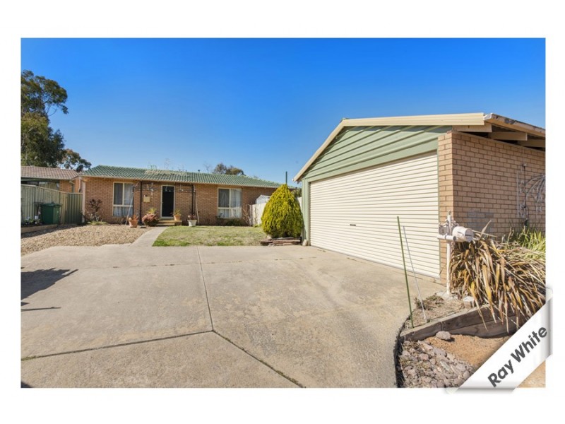 2 Macqueen Place, Charnwood ACT 2615
