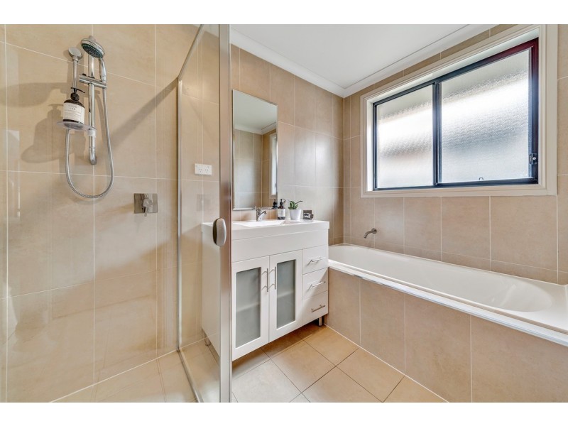 8 Dorothy Green Crescent, Franklin ACT 2913