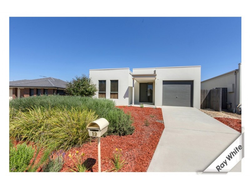 19 Jean Macnamara Street, Macgregor ACT 2615