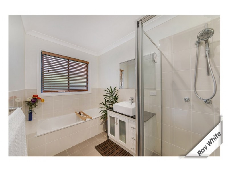 374 Anthony Rolfe Avenue, Harrison ACT 2914