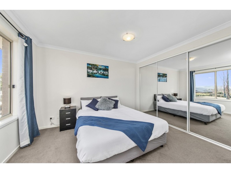 8 Isbister Street, Macgregor ACT 2615