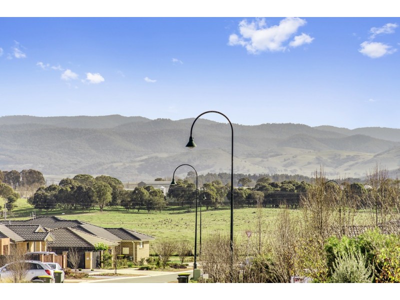 8 Isbister Street, Macgregor ACT 2615