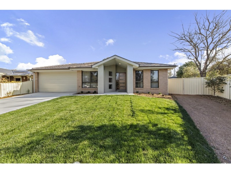 4 Luther Place, Macgregor ACT 2615