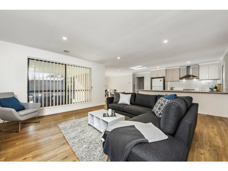 4 Luther Place, Macgregor ACT 2615