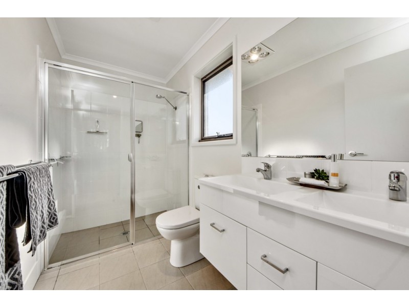 4 Luther Place, Macgregor ACT 2615