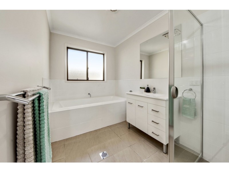 4 Luther Place, Macgregor ACT 2615