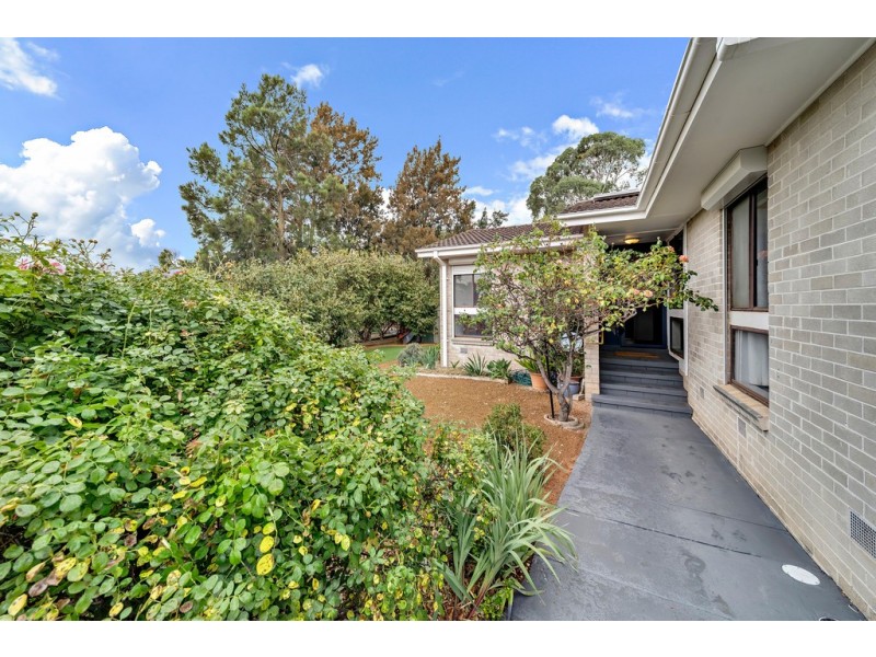 8 Gaggin Place, Macgregor ACT 2615