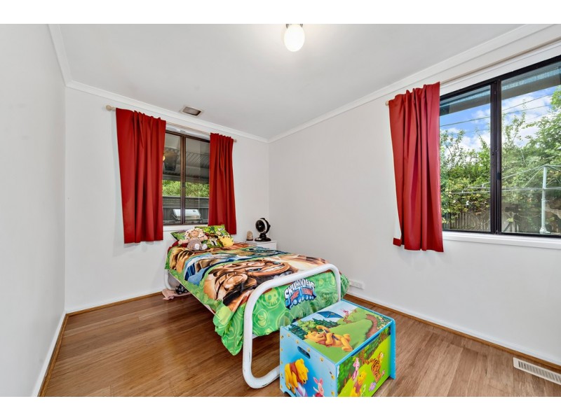 8 Gaggin Place, Macgregor ACT 2615