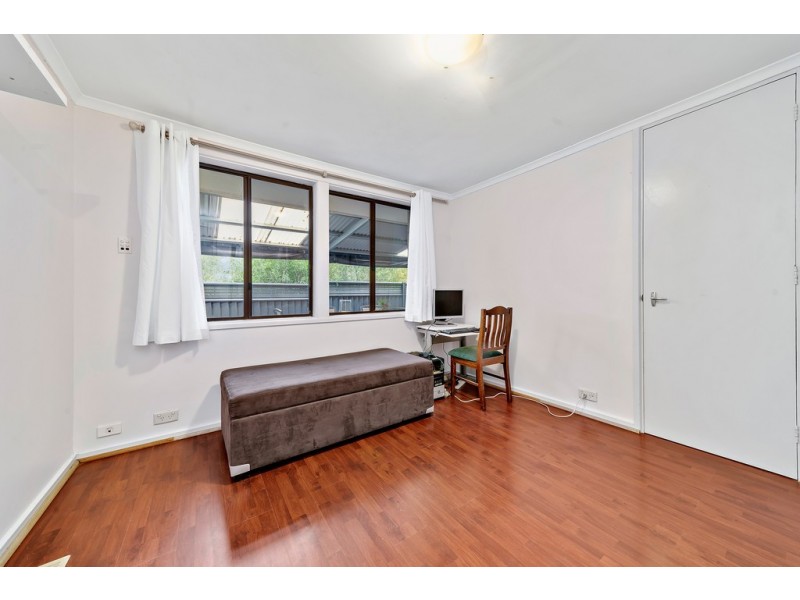 8 Gaggin Place, Macgregor ACT 2615