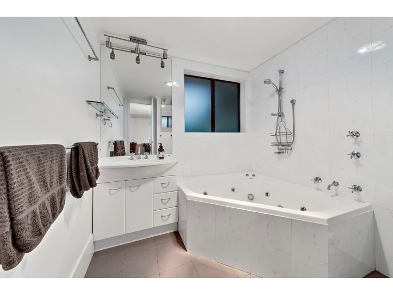 8 Gaggin Place, Macgregor ACT 2615