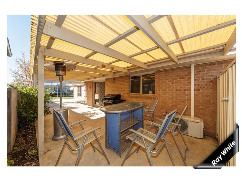 8 Fitton Close, Dunlop ACT 2615