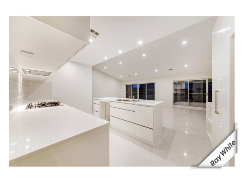 33 Keith Waller Rise, Casey ACT 2913