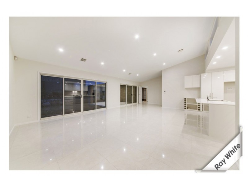 33 Keith Waller Rise, Casey ACT 2913