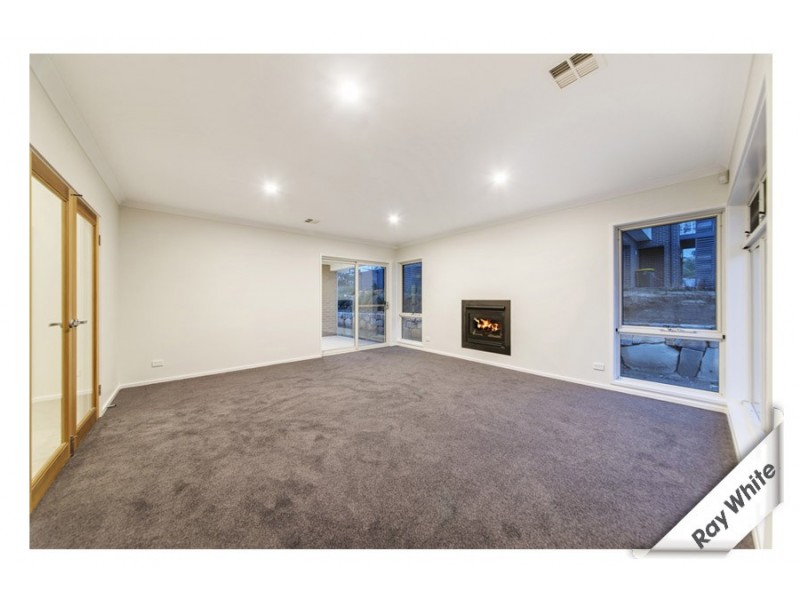 33 Keith Waller Rise, Casey ACT 2913