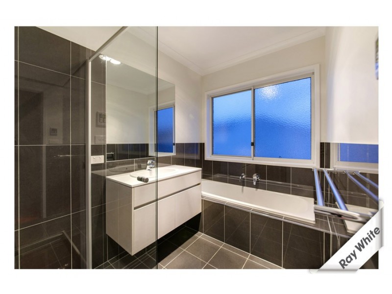 33 Keith Waller Rise, Casey ACT 2913