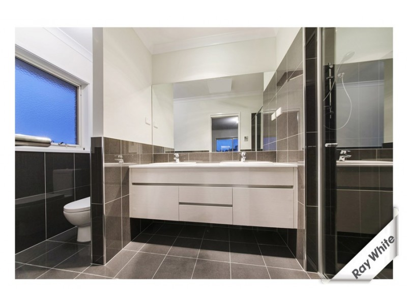 33 Keith Waller Rise, Casey ACT 2913