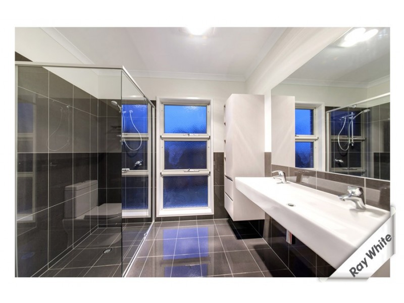 33 Keith Waller Rise, Casey ACT 2913