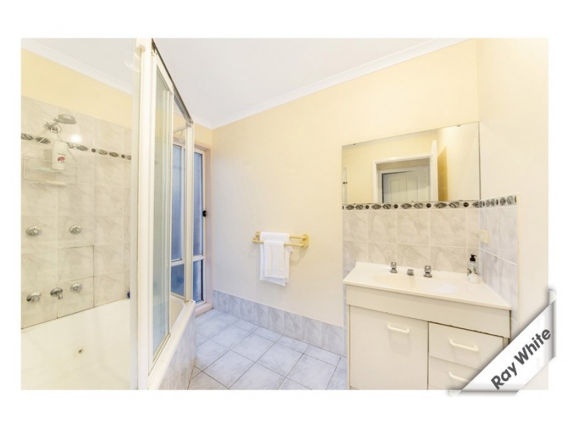 14 Bunduluk Crescent, Ngunnawal ACT 2913