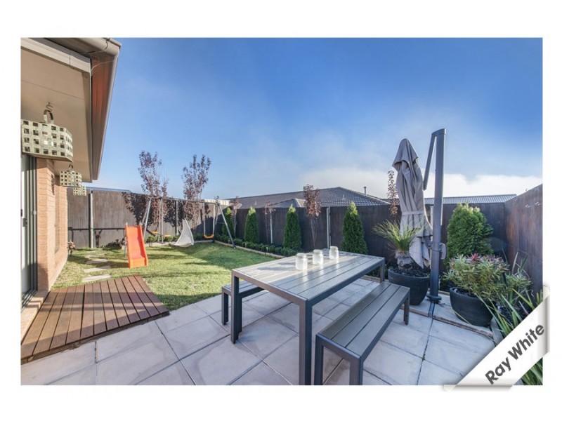 16 John Holt Street, Macgregor ACT 2615