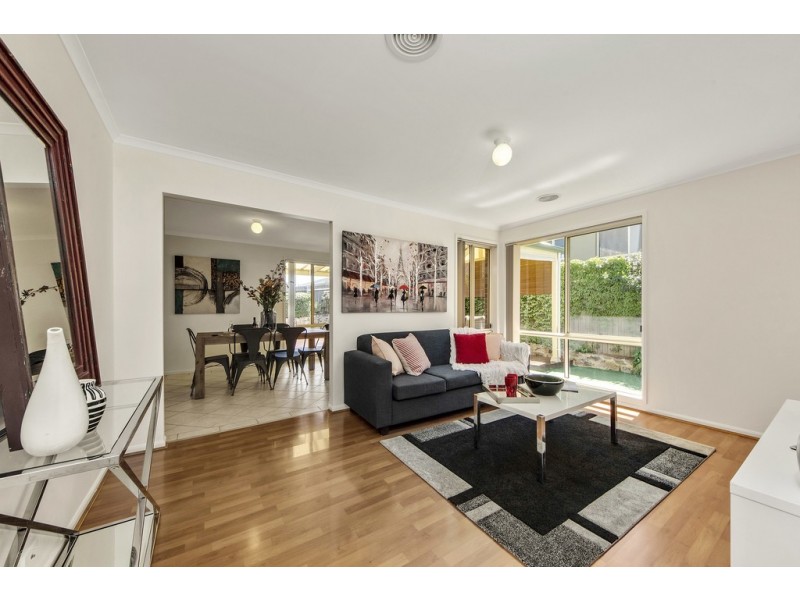 27 Bunduluk Crescent, Ngunnawal ACT 2913