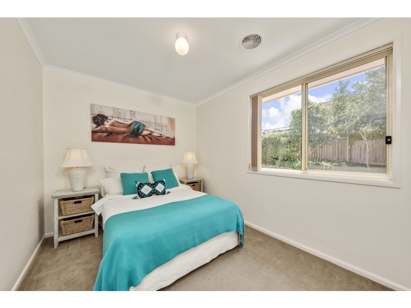 27 Bunduluk Crescent, Ngunnawal ACT 2913