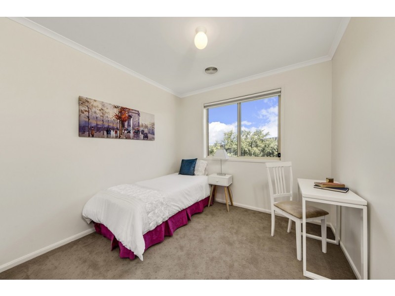 27 Bunduluk Crescent, Ngunnawal ACT 2913