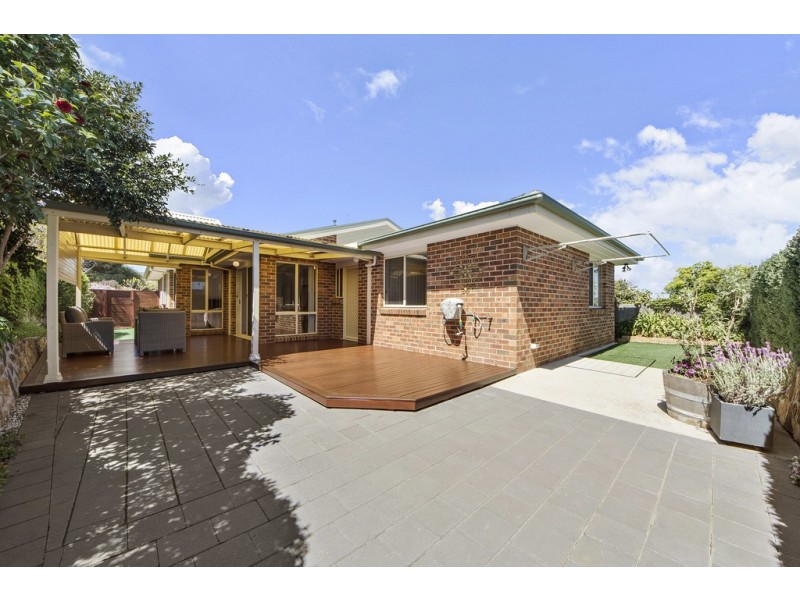 27 Bunduluk Crescent, Ngunnawal ACT 2913
