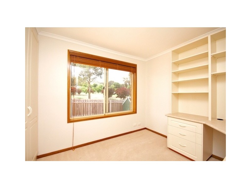 7 Menzies Court, Banks ACT 2906