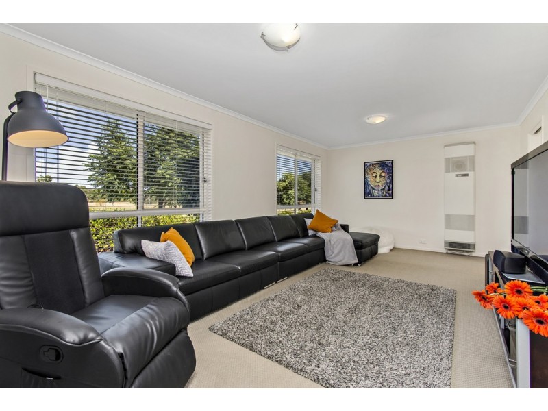 6 Eccles Circuit, Macgregor ACT 2615