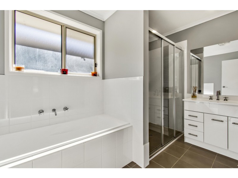 6 Eccles Circuit, Macgregor ACT 2615