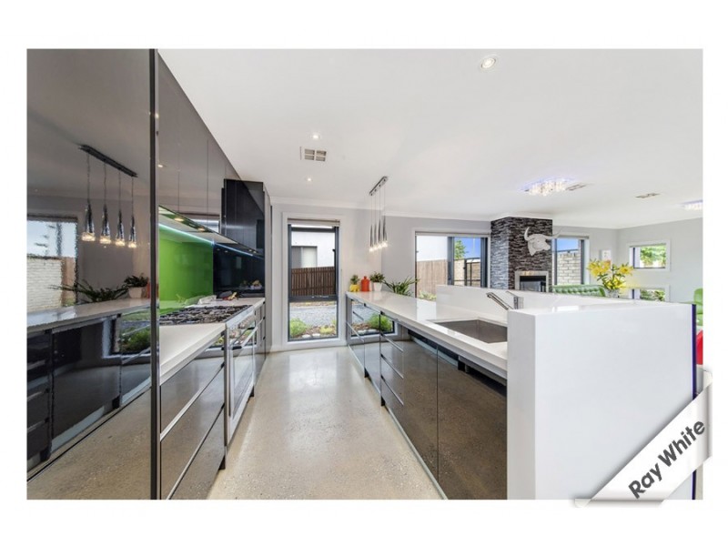 19 Macfarlane Burnet Avenue, Macgregor ACT 2615