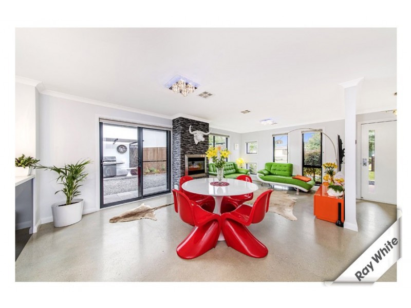 19 Macfarlane Burnet Avenue, Macgregor ACT 2615