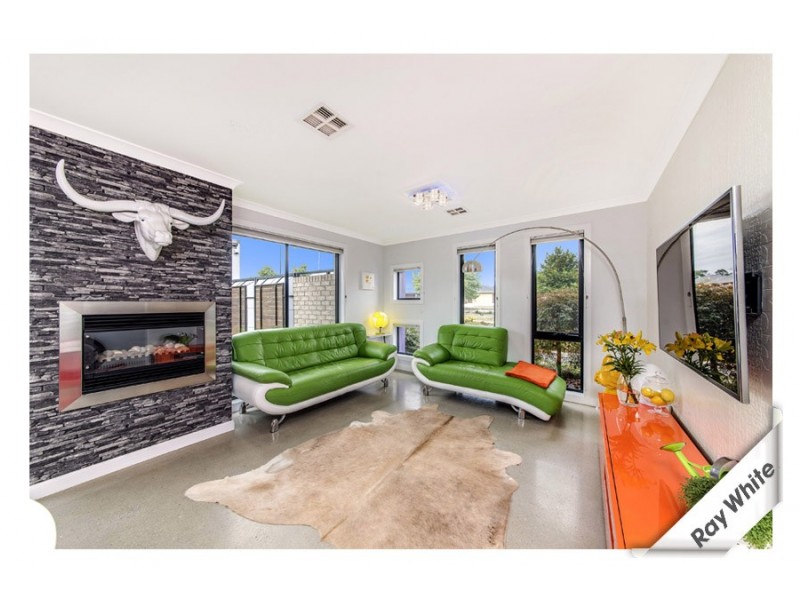 19 Macfarlane Burnet Avenue, Macgregor ACT 2615