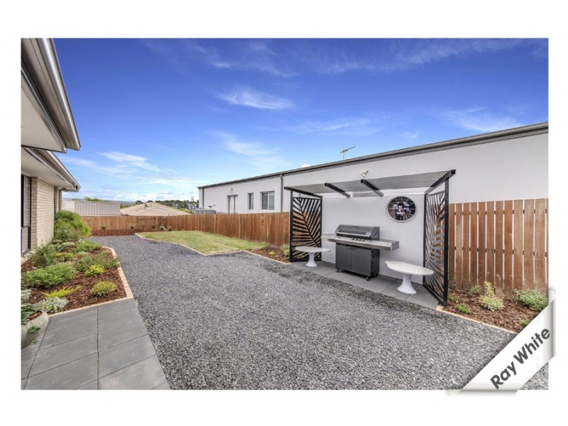 19 Macfarlane Burnet Avenue, Macgregor ACT 2615