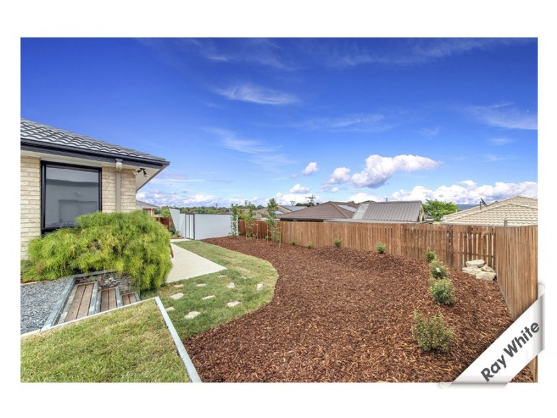 19 Macfarlane Burnet Avenue, Macgregor ACT 2615