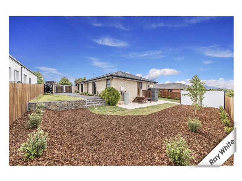 19 Macfarlane Burnet Avenue, Macgregor ACT 2615